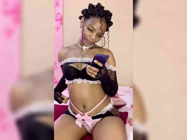 Zuluhoneyxo webcam