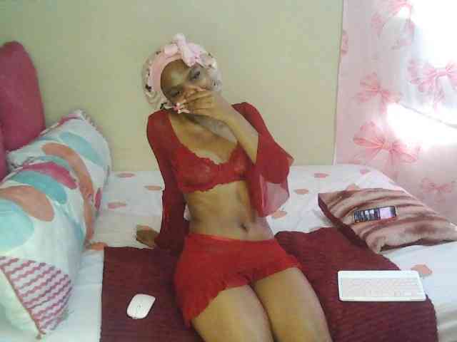 Zuluhoneyxo webcam