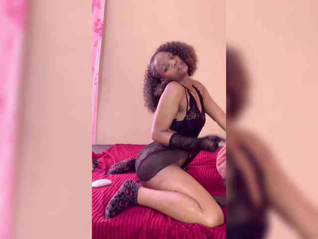 Zuluhoneyxo webcam