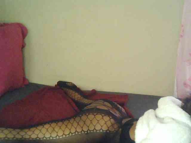 Zuluhoneyxo webcam