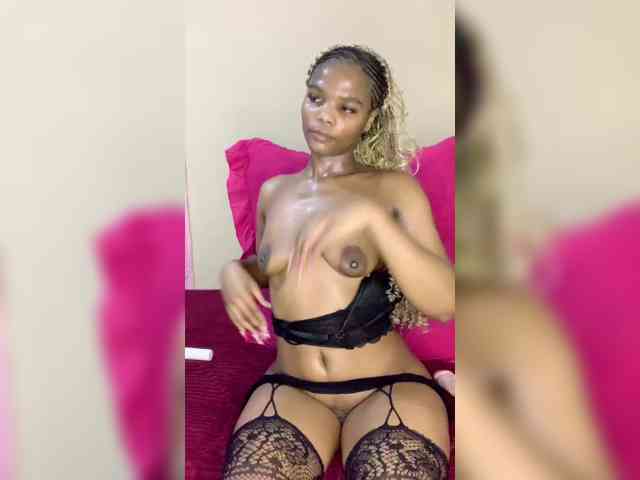 Model: Zuluhoneyxo