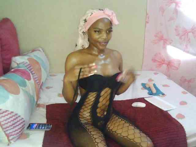 Zuluhoneyxo webcam