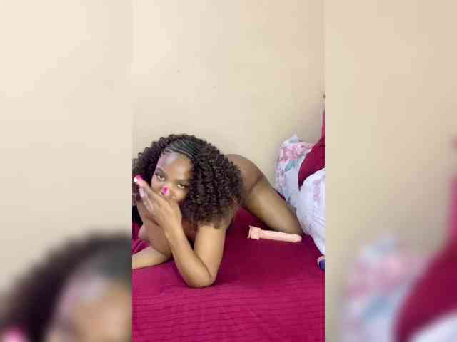 Zuluhoneyxo webcam