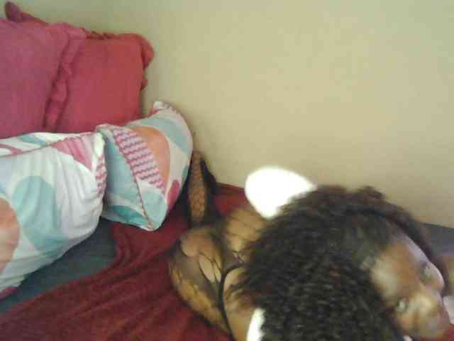 Zuluhoneyxo webcam