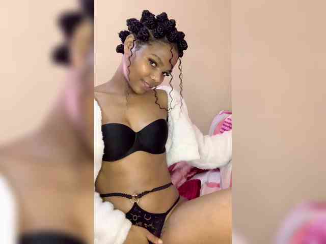 Zuluhoneyxo webcam