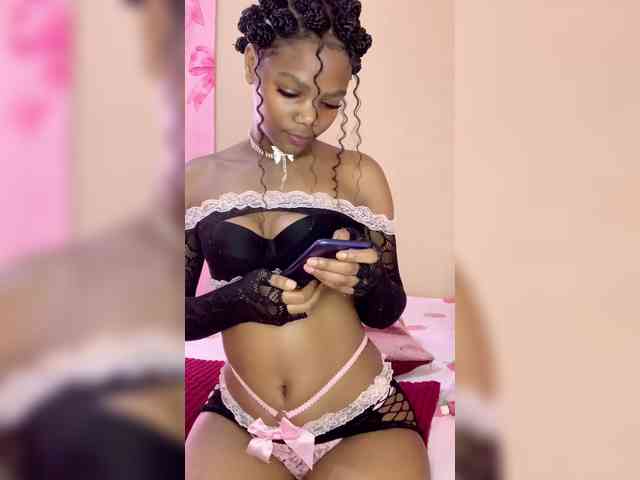 Zuluhoneyxo webcam