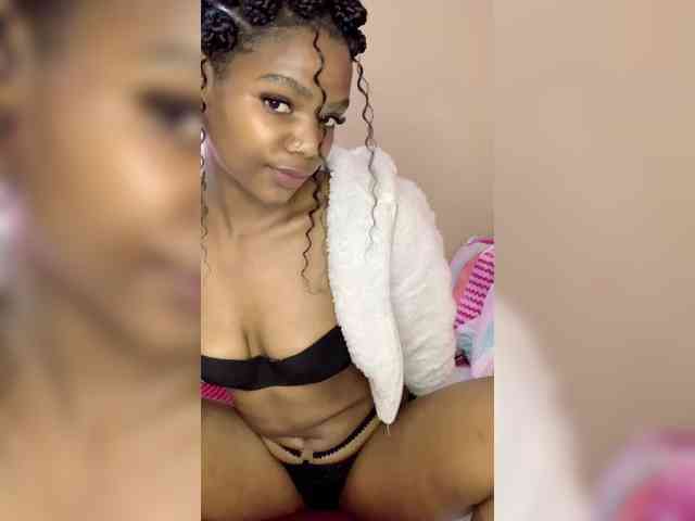 Zuluhoneyxo webcam