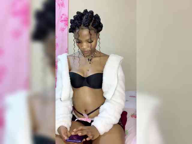 Zuluhoneyxo webcam