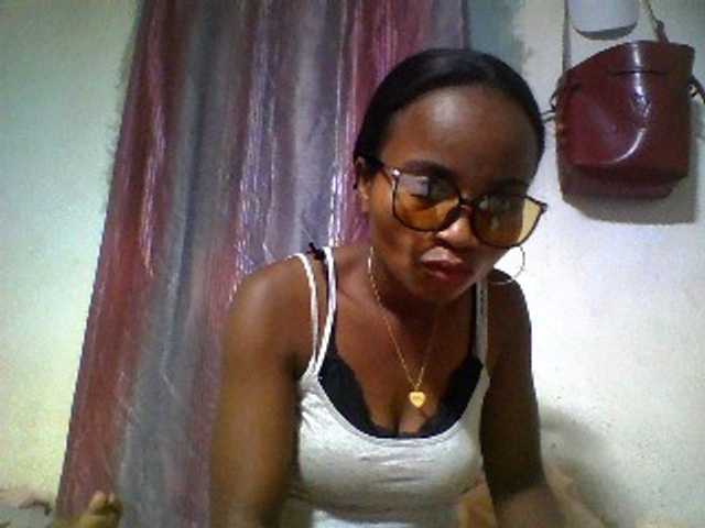 Ashni1 live cam on BongaCams