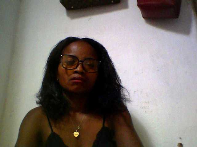 Ashni1 live cam on BongaCams