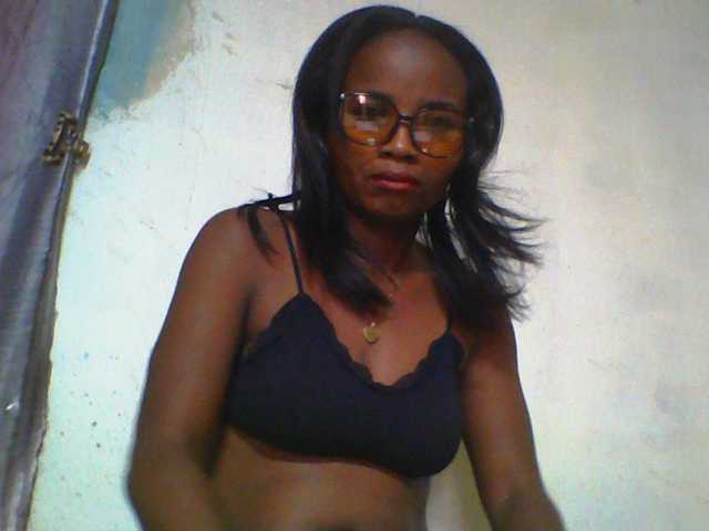 Ashni1 live cam on BongaCams