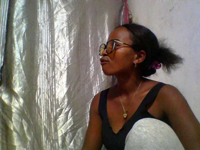 Ashni1 live cam on BongaCams