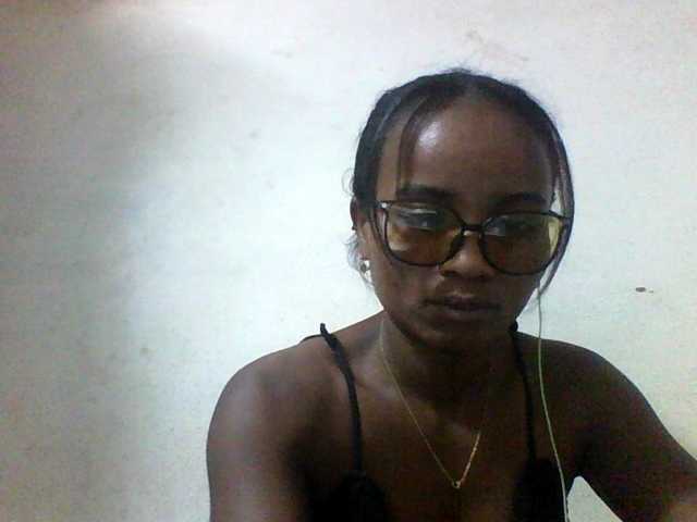 Ashni1 live cam on BongaCams