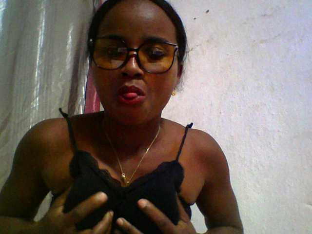 Ashni1 live cam on BongaCams