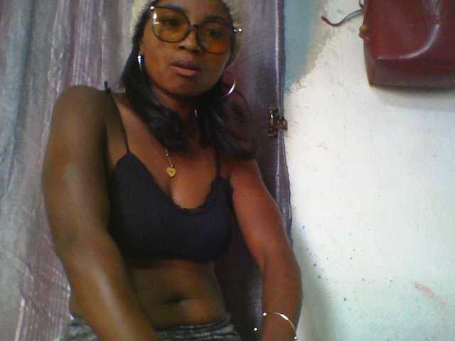 Ashni1 live cam on BongaCams
