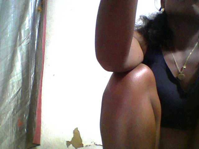 Ashni1 live cam on BongaCams