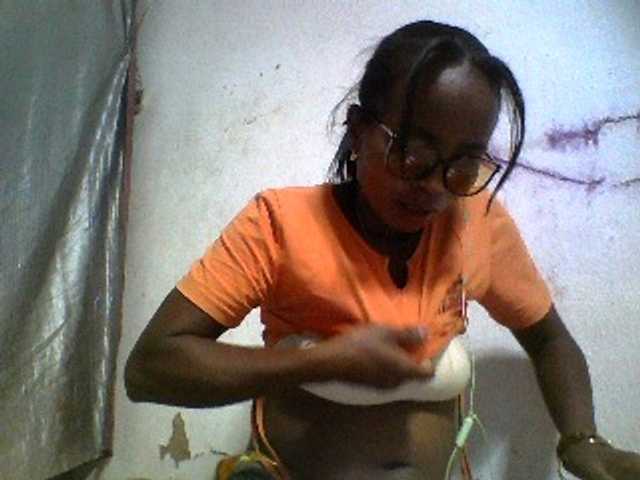 Ashni1 live cam on BongaCams