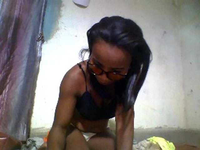 Ashni1 live cam on BongaCams