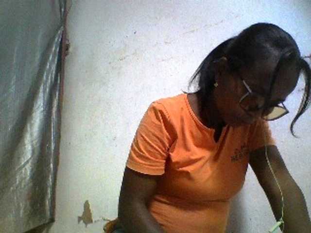 Ashni1 live cam on BongaCams