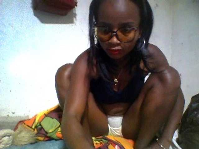 Ashni1 live cam on BongaCams