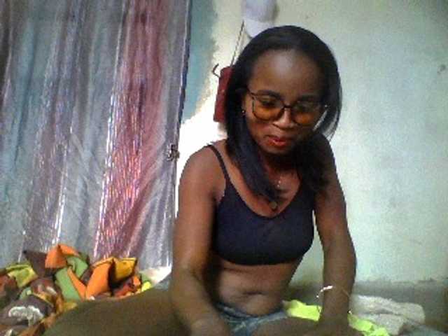 Ashni1 live cam on BongaCams