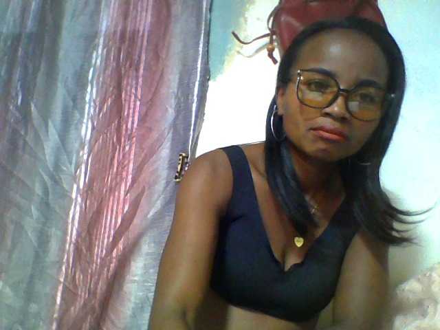 Ashni1 live cam on BongaCams