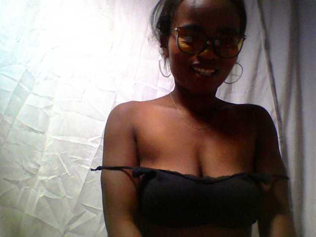 Ashni1 live cam on BongaCams