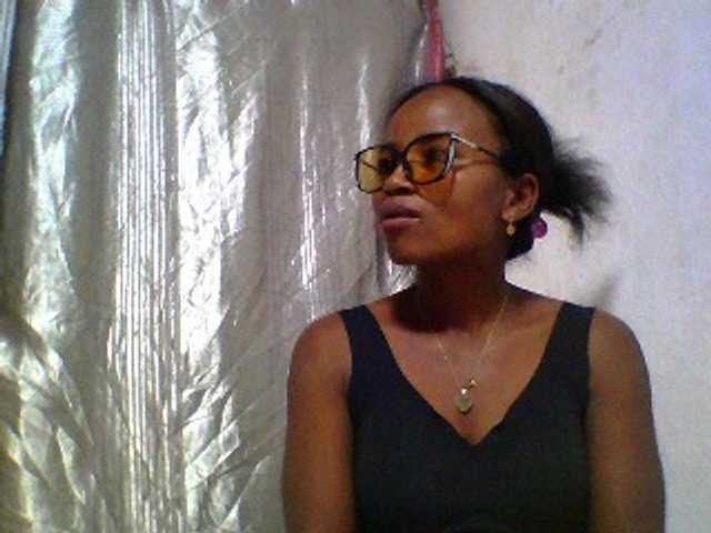 Ashni1 live cam on BongaCams
