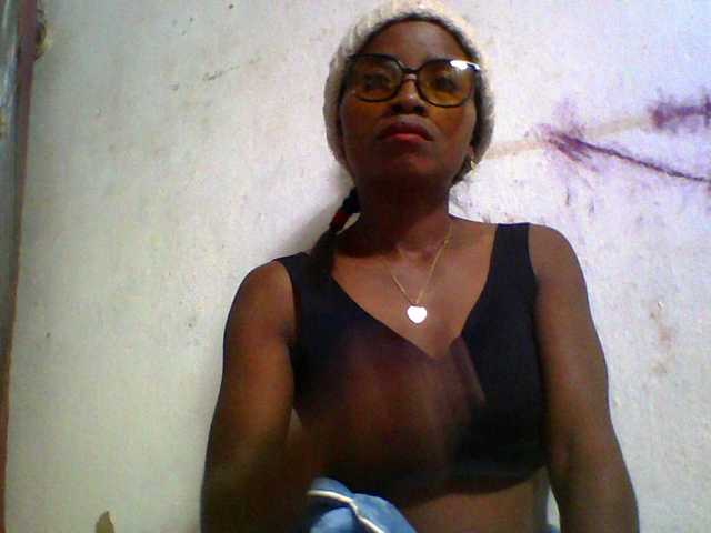 Ashni1 live cam on BongaCams