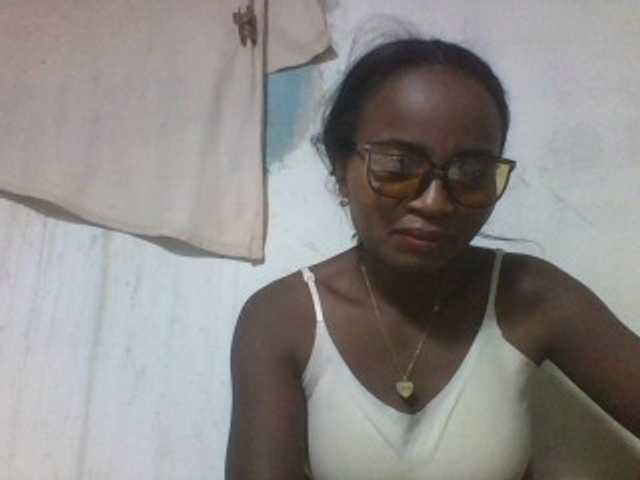 Ashni1 live cam on BongaCams