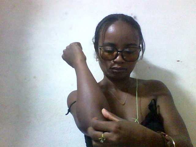 Ashni1 live cam on BongaCams