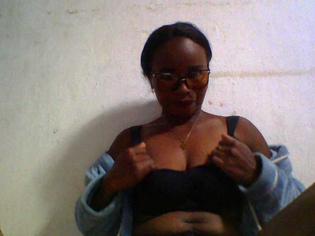 Ashni1 live cam on BongaCams