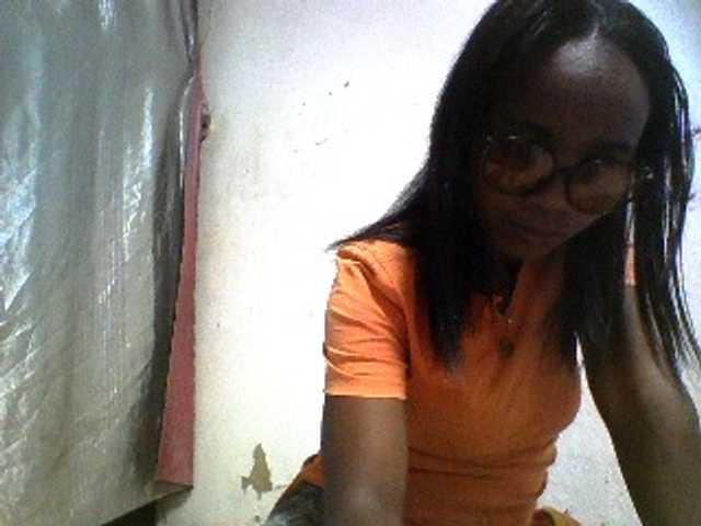 Ashni1 live cam on BongaCams