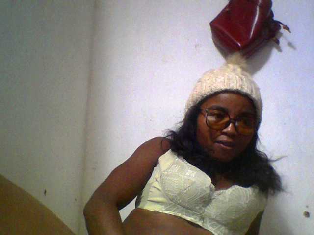 Ashni1 live cam on BongaCams