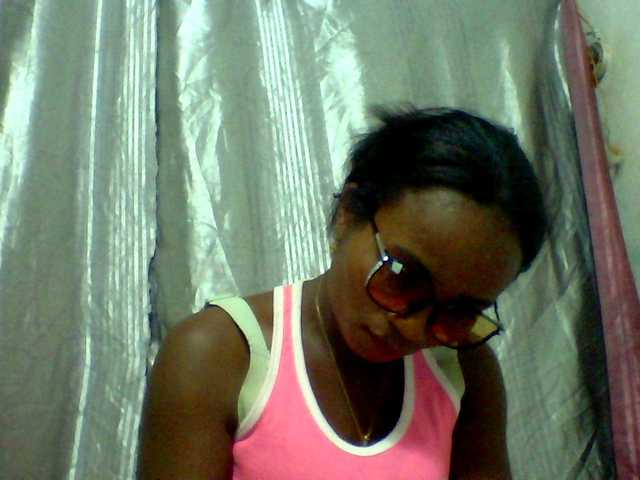 Ashni1 live cam on BongaCams