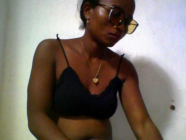 Ashni1 live cam on BongaCams
