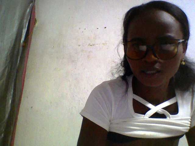 Ashni1 live cam on BongaCams
