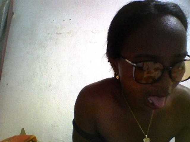Ashni1 live cam on BongaCams