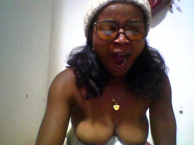 Ashni1 live cam on BongaCams