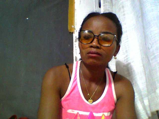 Ashni1 live cam on BongaCams