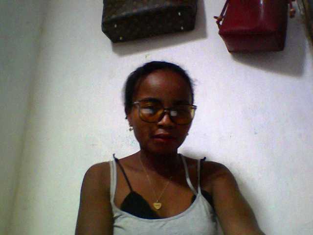 Ashni1 live cam on BongaCams