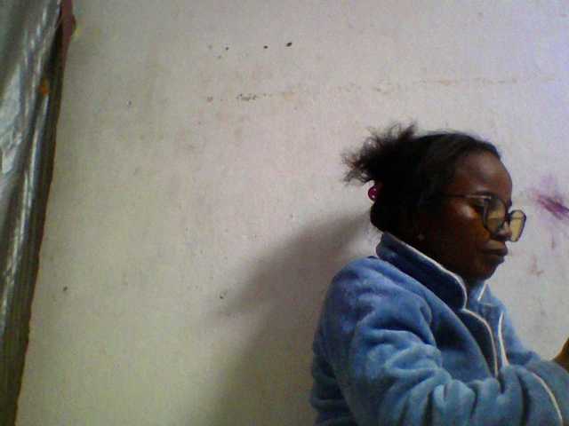 Ashni1 live cam on BongaCams