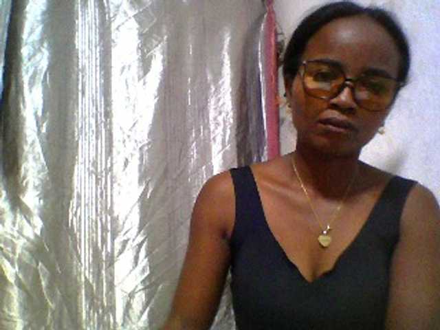 Ashni1 live cam on BongaCams