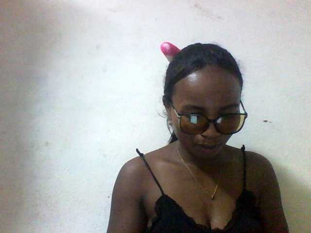 Ashni1 live cam on BongaCams