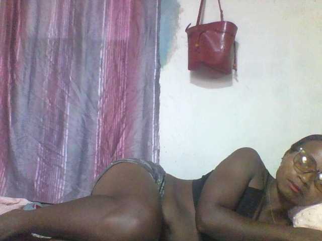 Ashni1 live cam on BongaCams