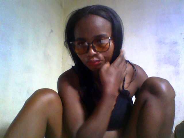 Ashni1 live cam on BongaCams