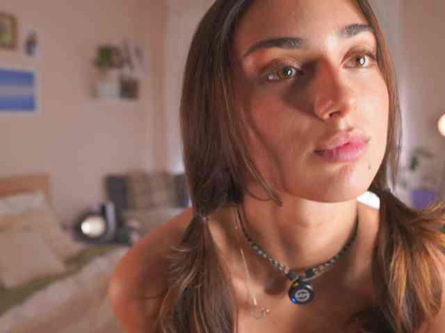 DinaWonder webcam