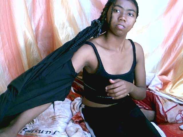 Harliva live cam on BongaCams