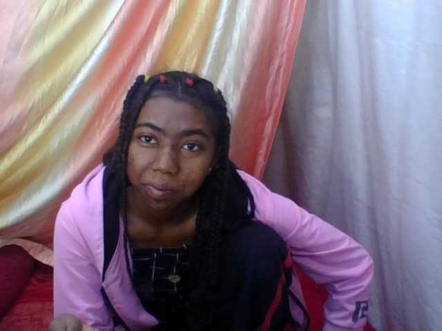 Harliva live cam on BongaCams