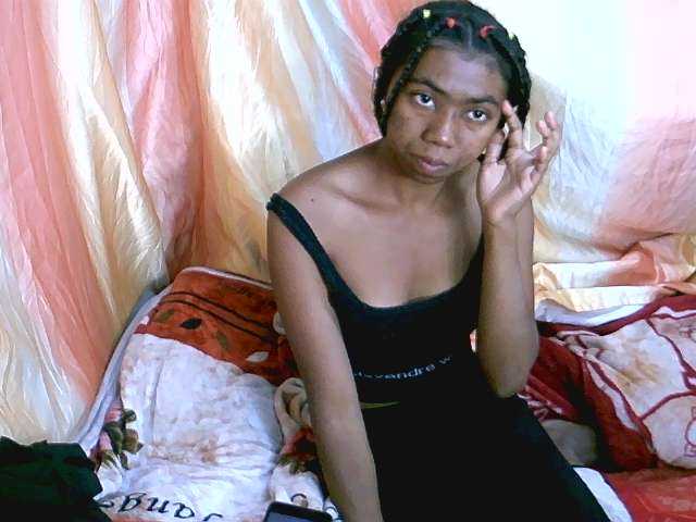 Harliva live cam on BongaCams
